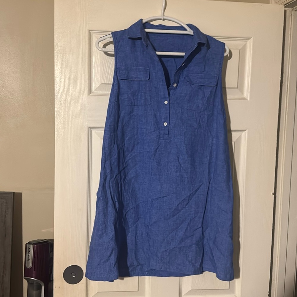 J.Mclaughlin denim colored sleeveless shirt